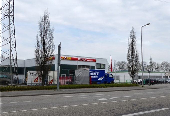 Betriebsgelände der STALF KG in der Trierer Straße in Mannheim mit Firmenschild